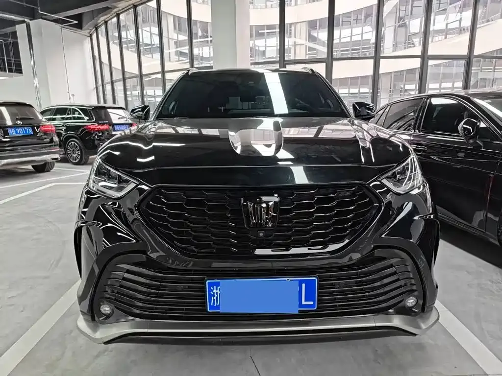 Toyota Crown Kluger 2023 из CN, фото 6