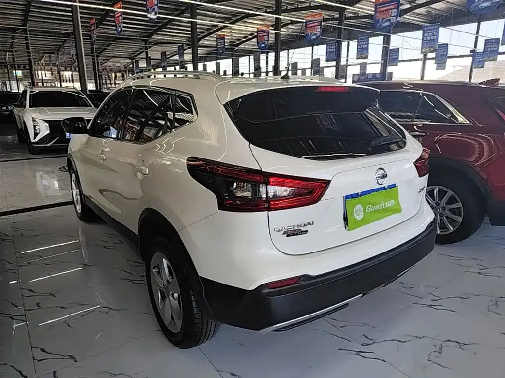 Nissan Qashqai — фото 9