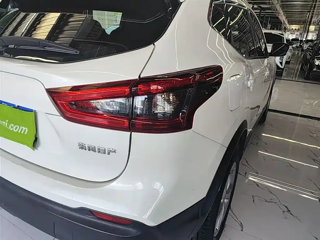 Nissan Qashqai — фото 7