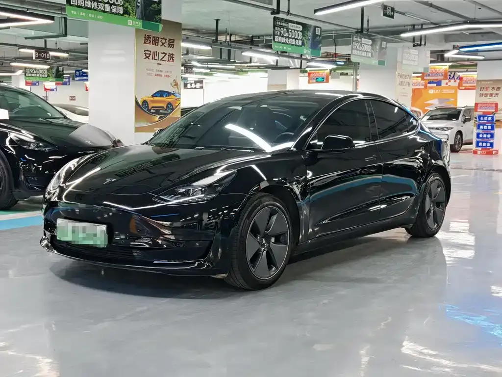 Tesla Model 3 — фото 1