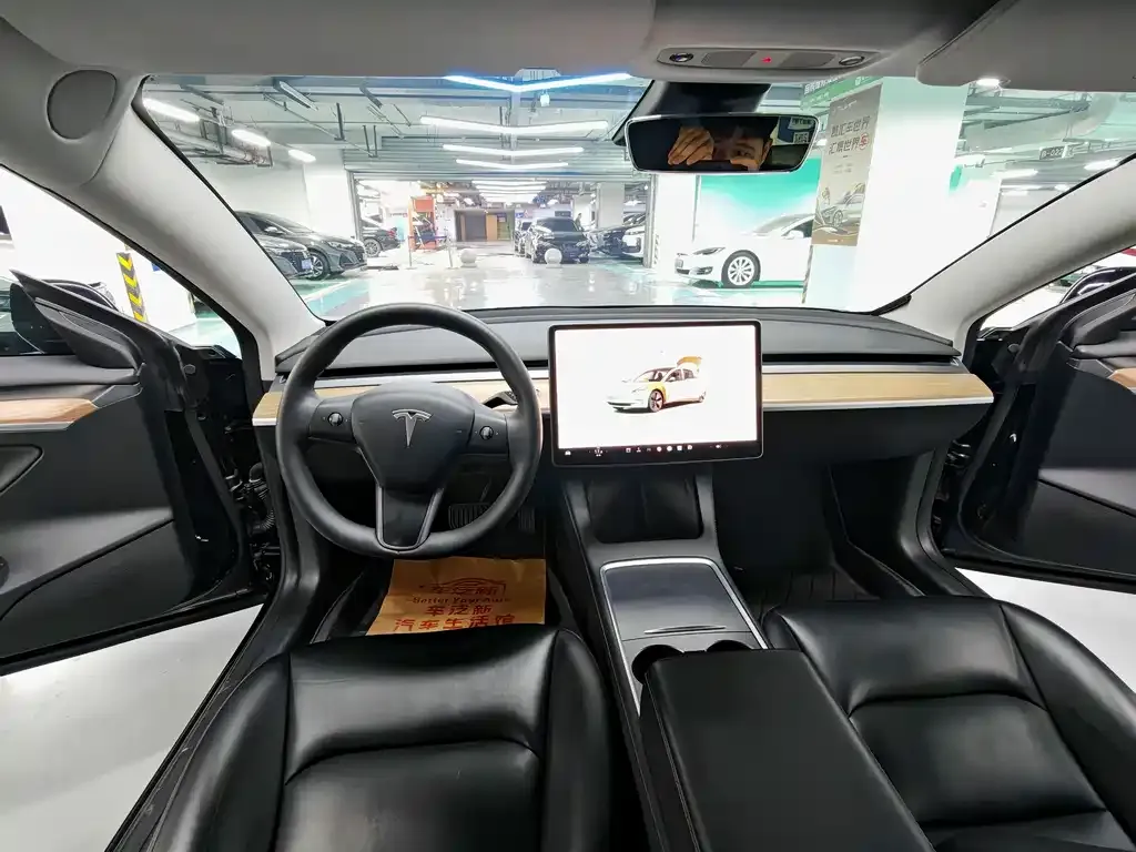 Tesla Model 3 — фото 5
