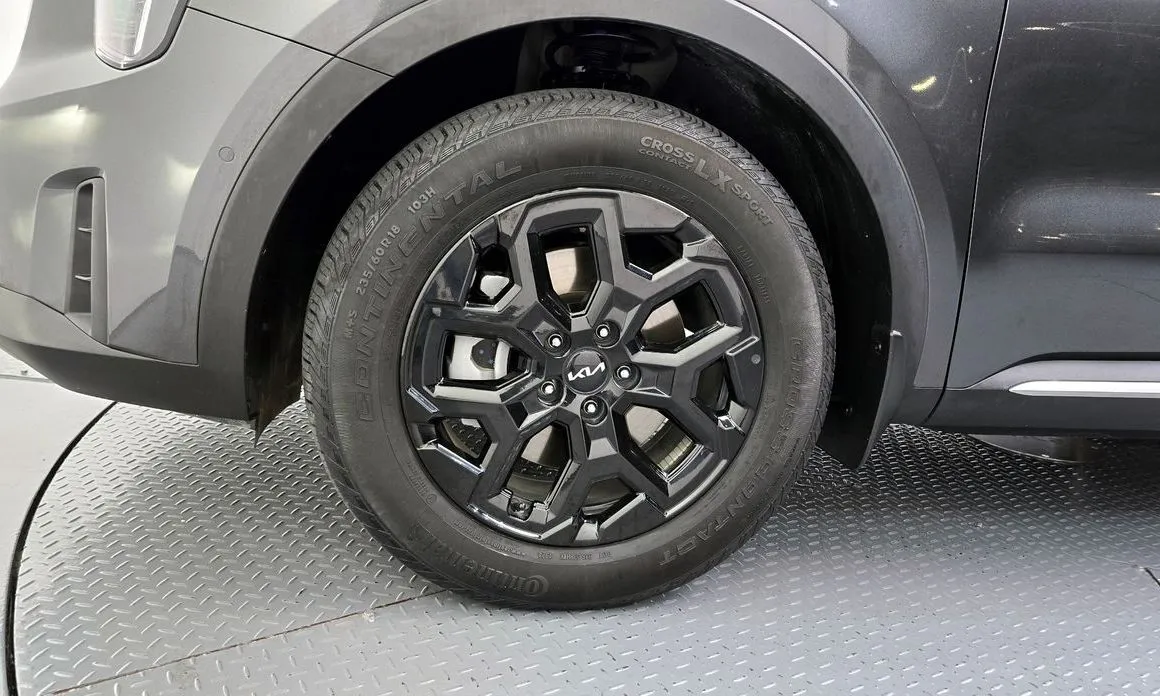 Kia Sorento — фото 7