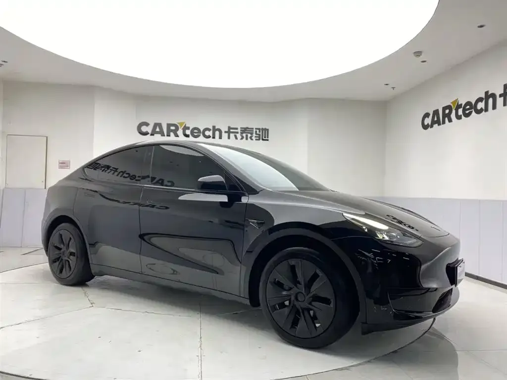Tesla Model Y — фото 7