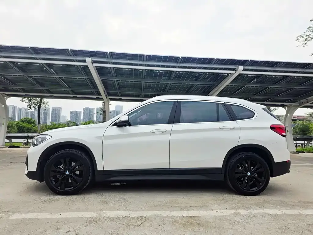 BMW X1 2021 из CN, фото 10