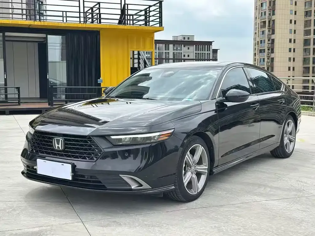 Honda Accord — фото 1