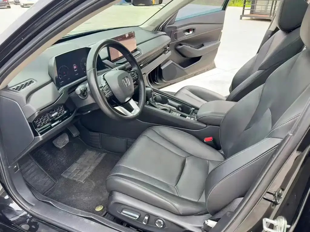 Honda Accord — фото 9