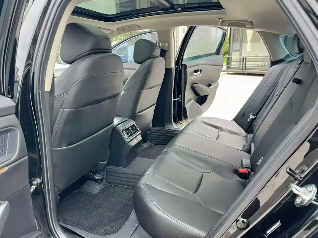 Honda Accord — фото 8