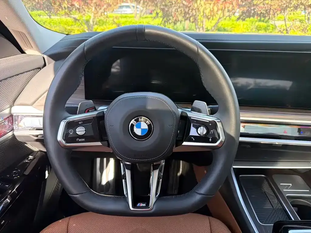 BMW 7 Series — фото 2