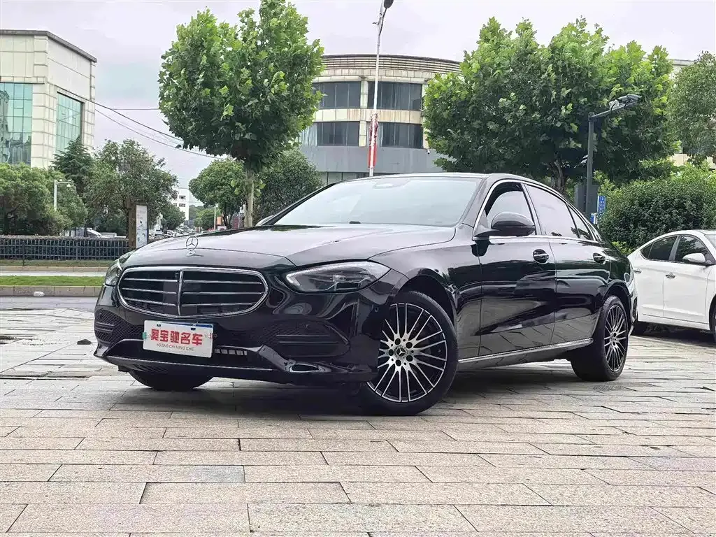 Mercedes-Benz C-Class — фото 1