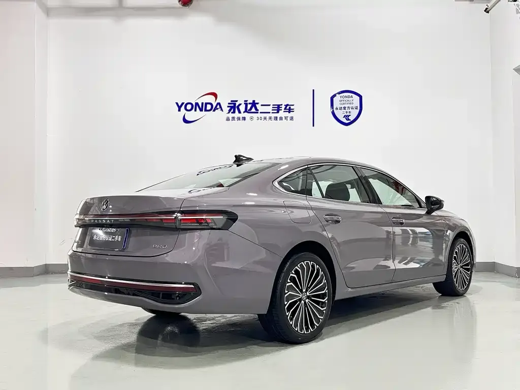 Volkswagen Passat — фото 7