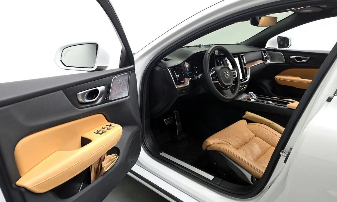Volvo S60 2025 из KR, фото 9