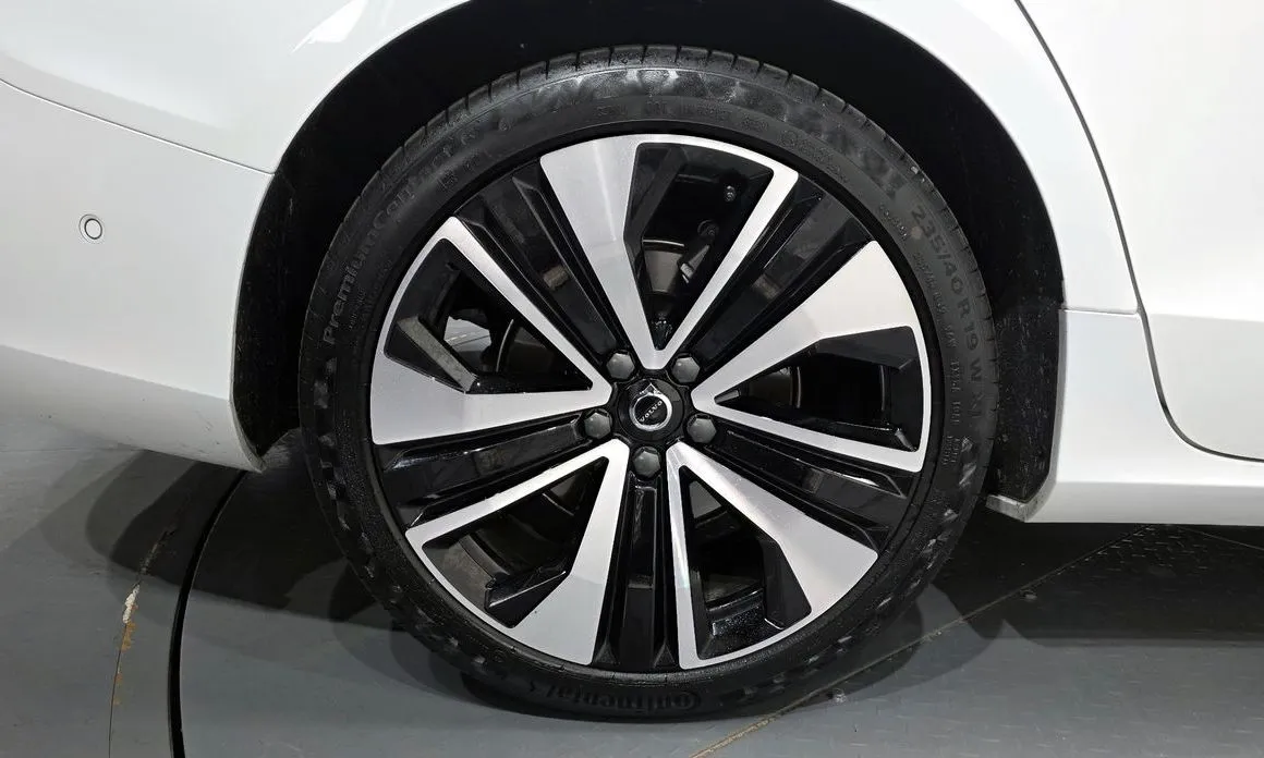 Volvo S60 2025 из KR, фото 6