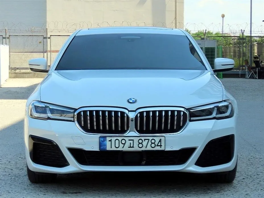 BMW 5-Series 2021 из KR, фото 1