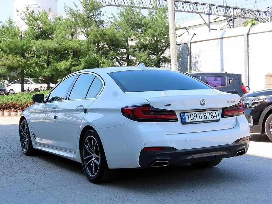 BMW 5-Series 2021 из KR, фото 10