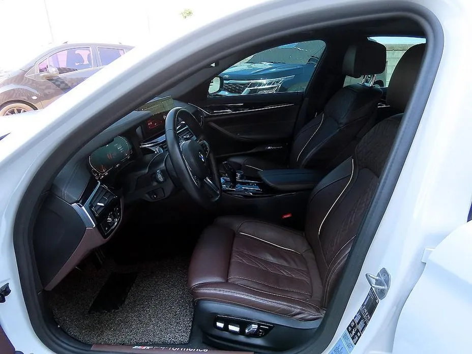 BMW 5-Series 2021 из KR, фото 3