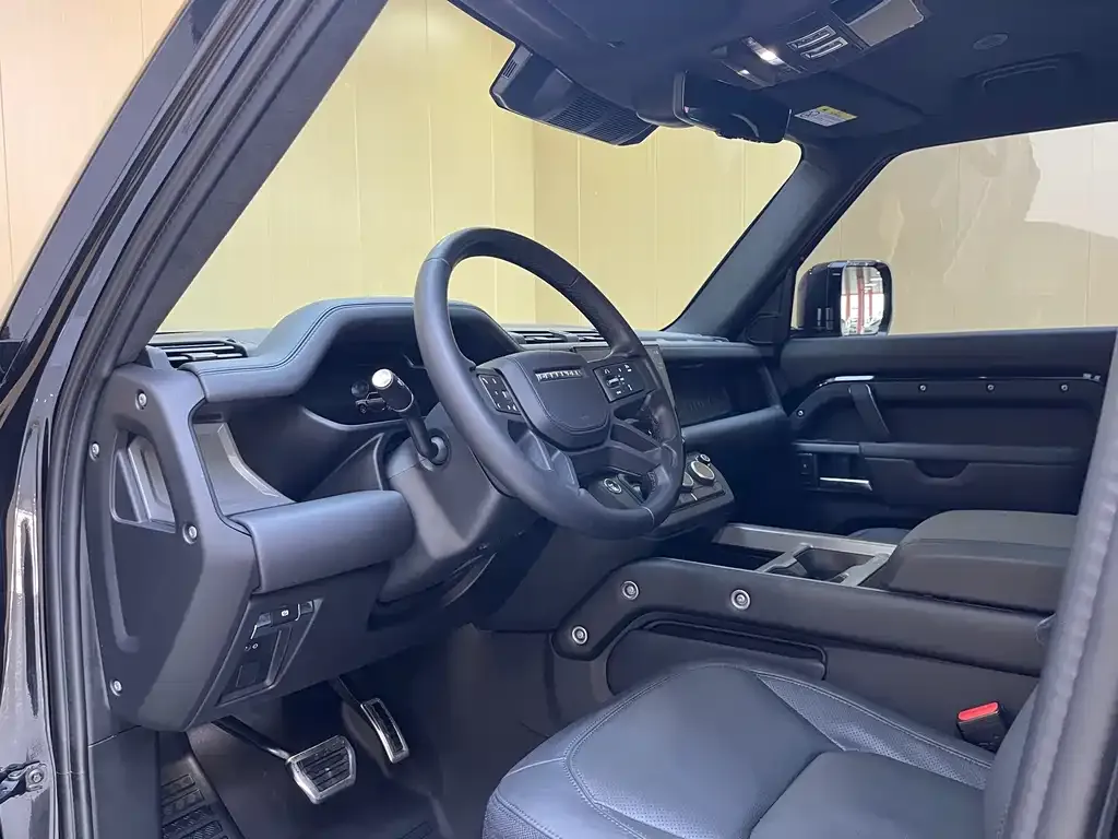 Land Rover Defender — фото 6