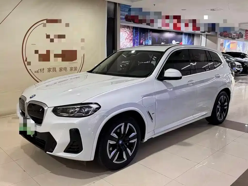 BMW iX3