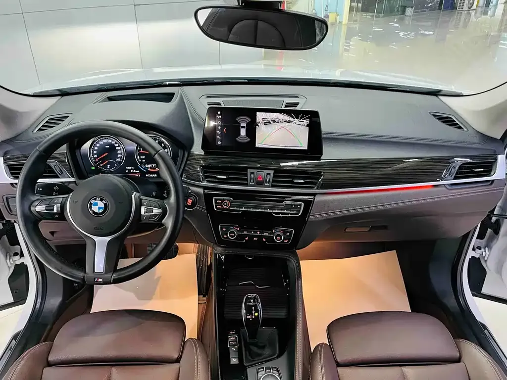 BMW X1 — фото 9