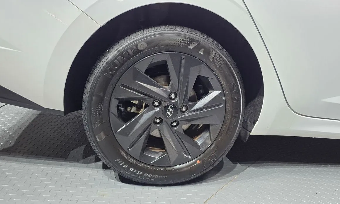 Hyundai AVANTE — фото 10