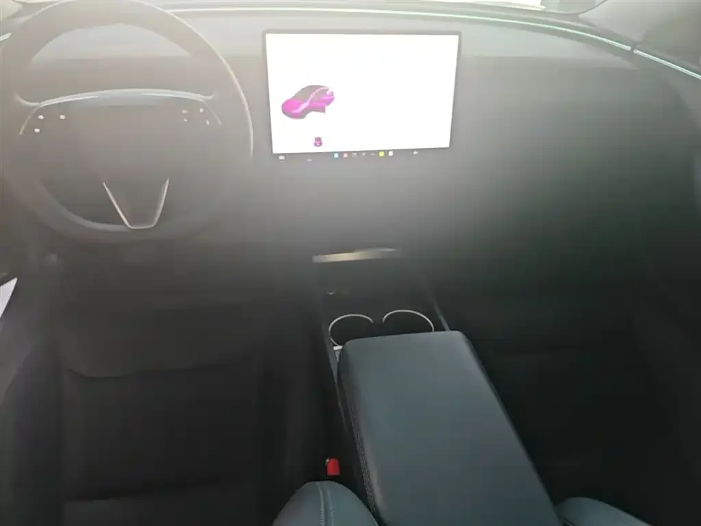 Tesla Model 3 — фото 2