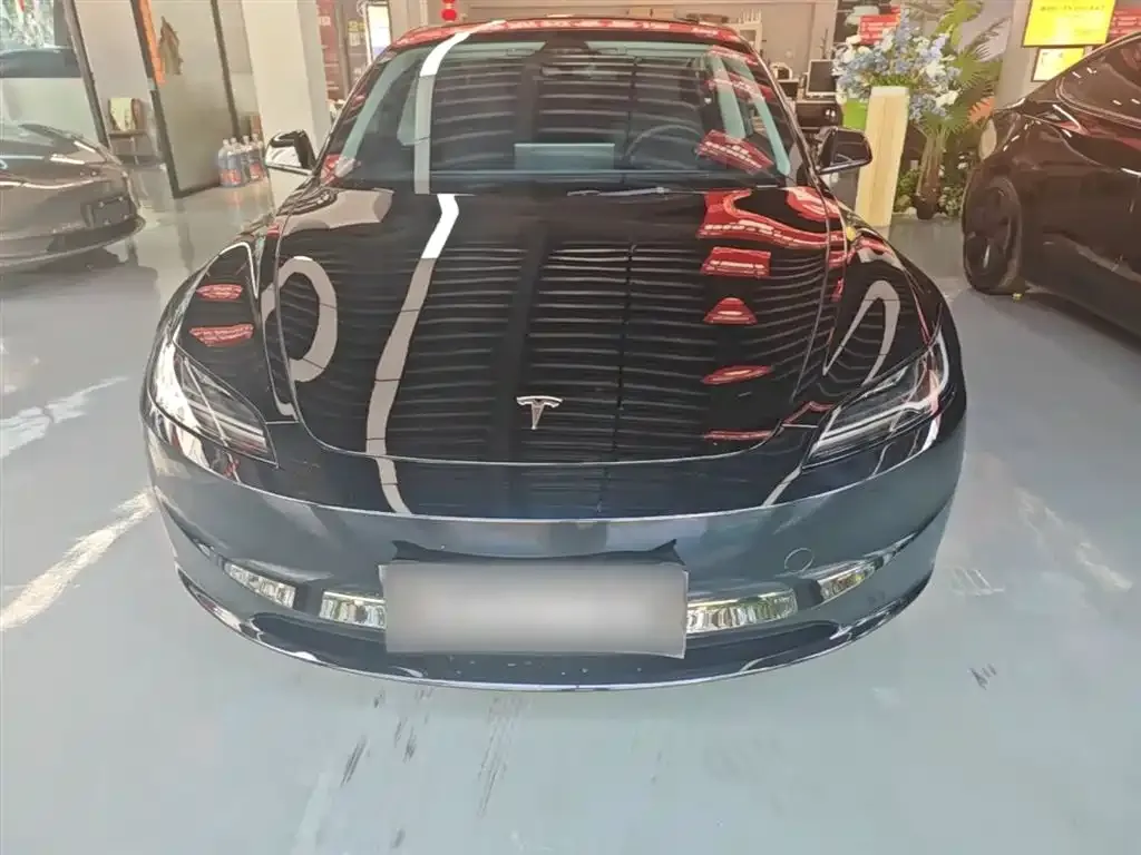 Tesla Model 3 — фото 10