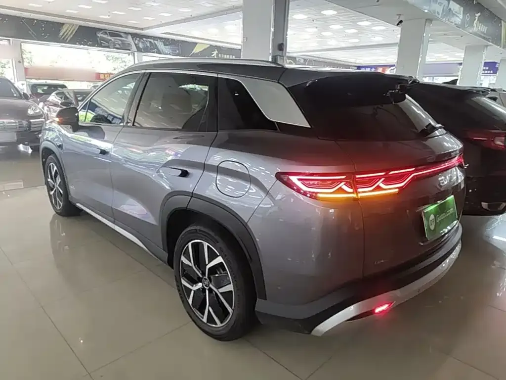 BYD L DM-i — фото 7