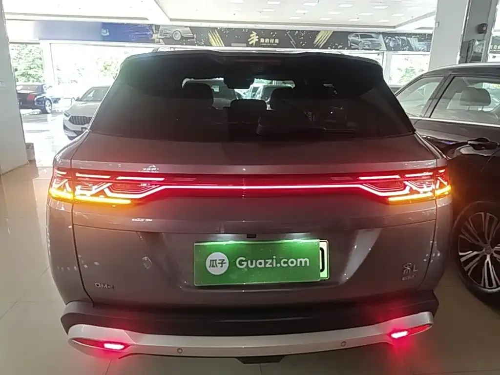 BYD L DM-i — фото 10