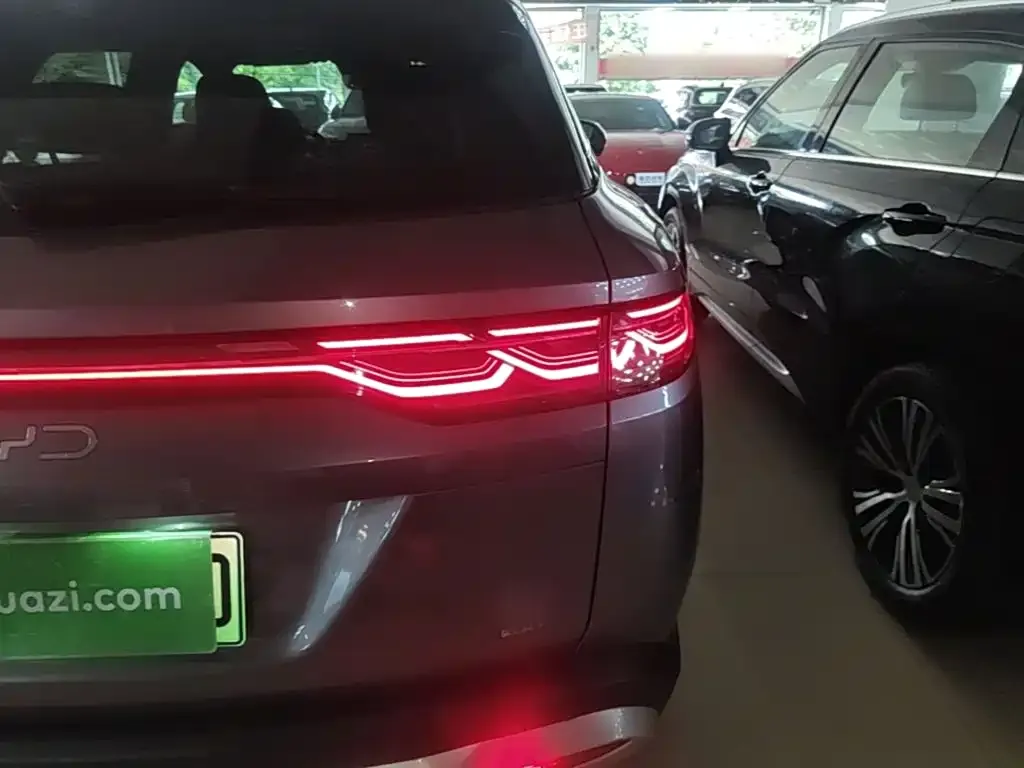 BYD L DM-i — фото 4