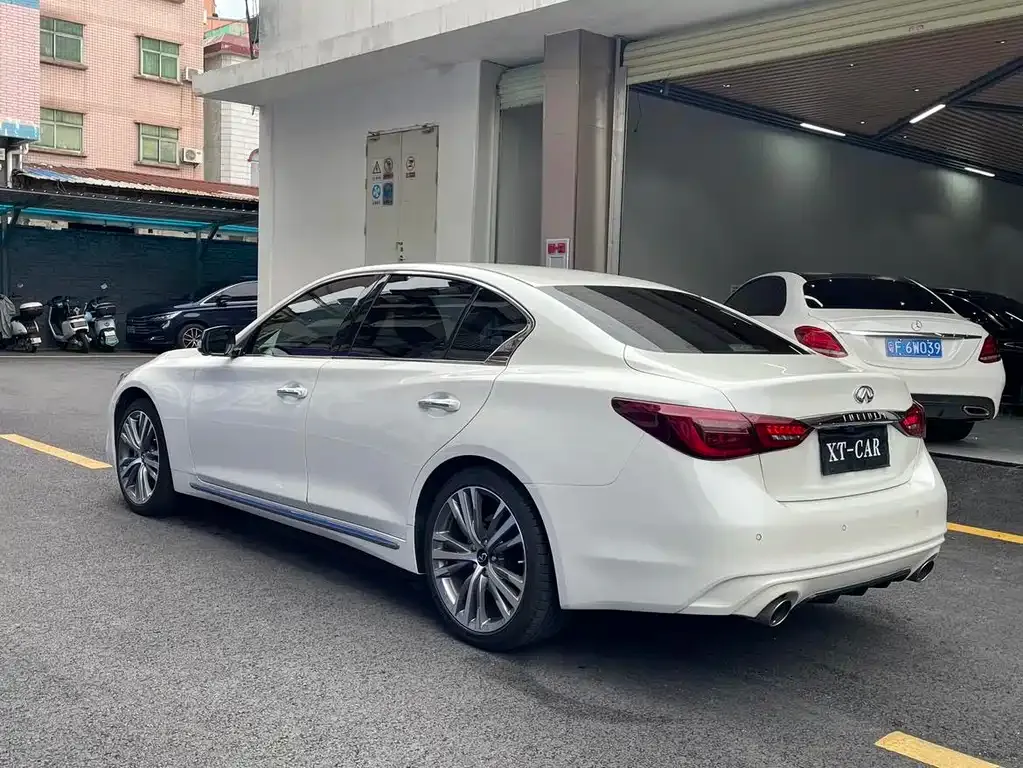 Infiniti Q50L 2023 из CN, фото 10