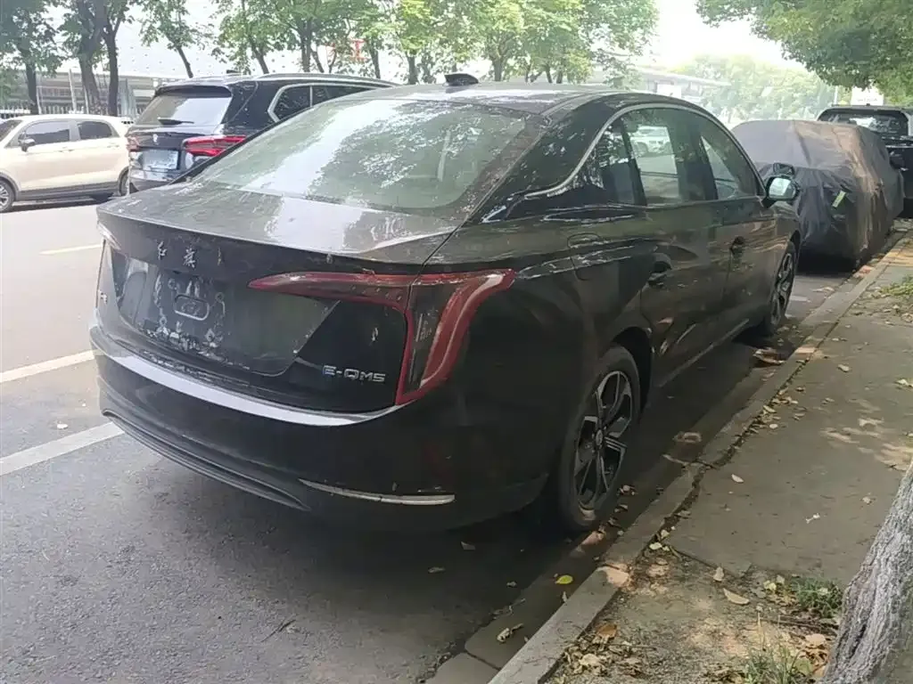 Hongqi E-QM5 — фото 3
