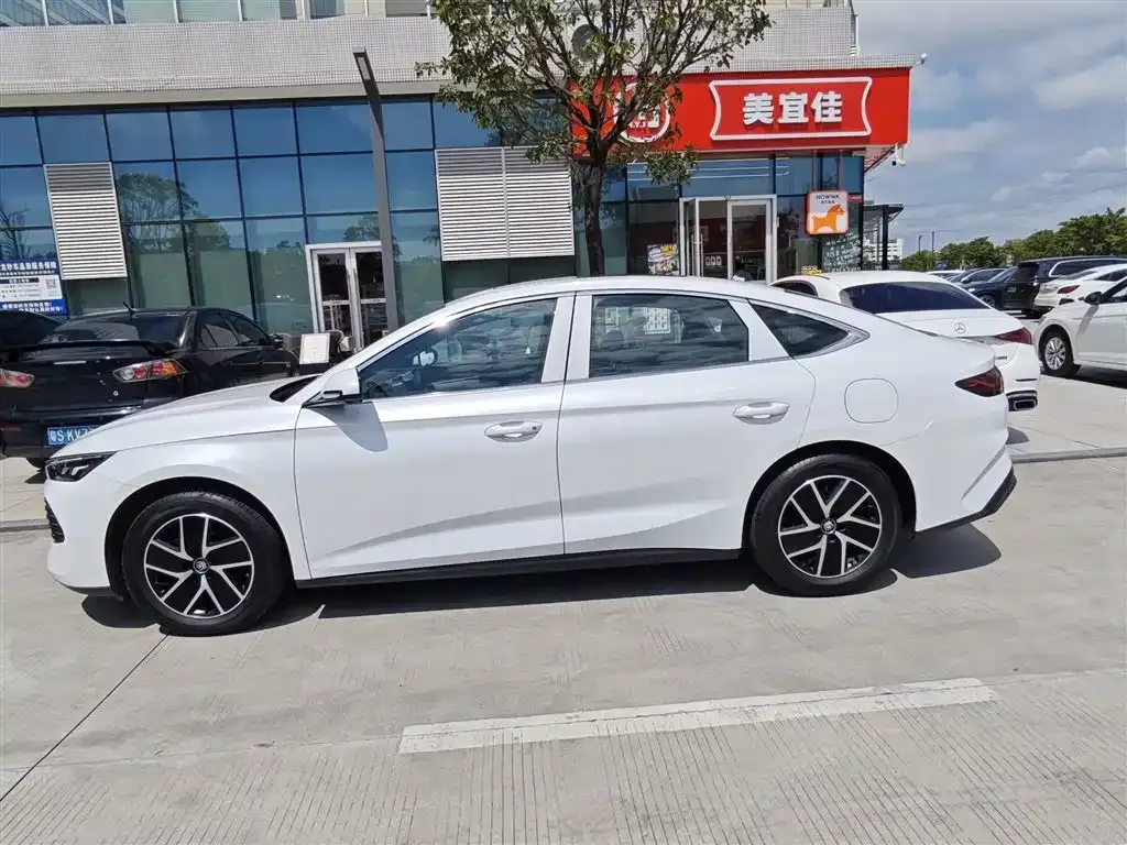 BYD Qin L — фото 9