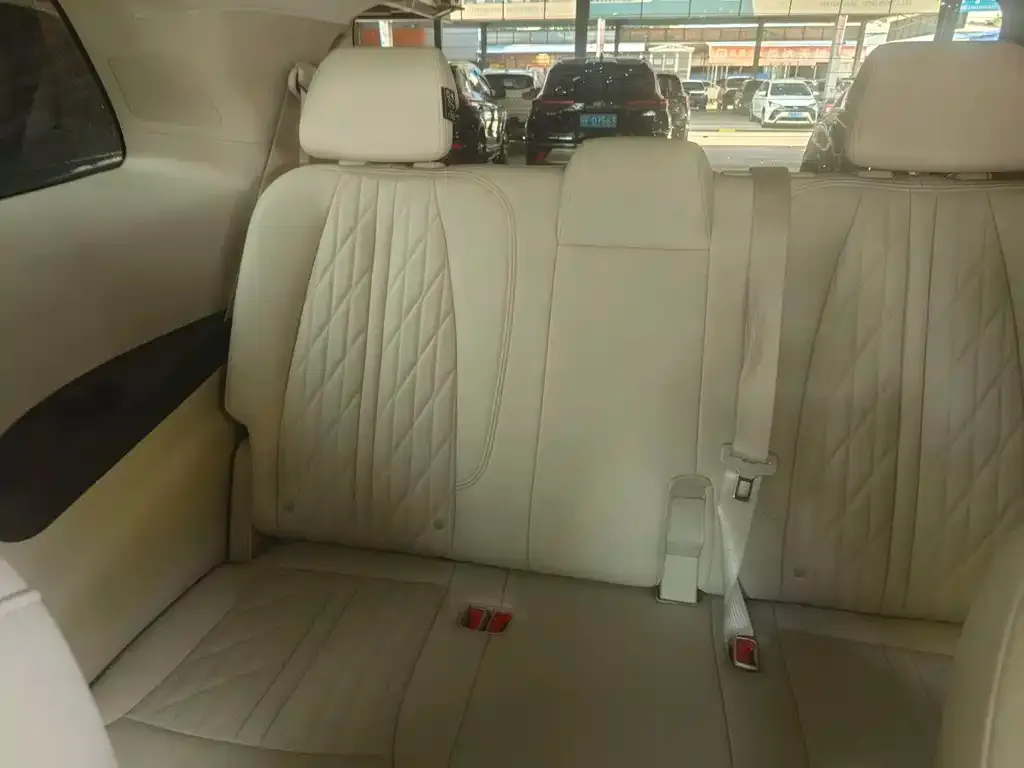 Buick GL8 2023 из CN, фото 3