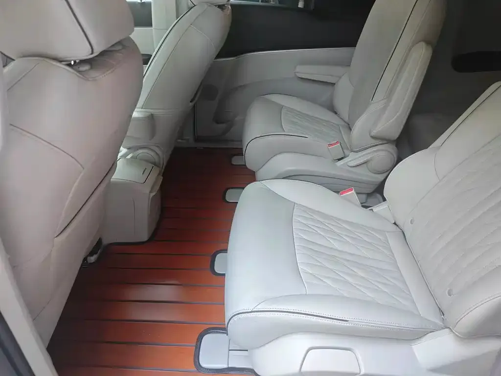 Buick GL8 2023 из CN, фото 4