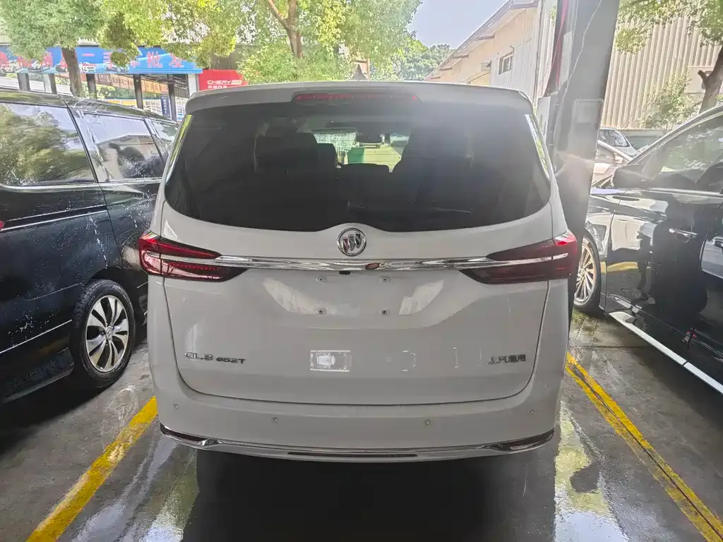 Buick GL8 2023 из CN, фото 7