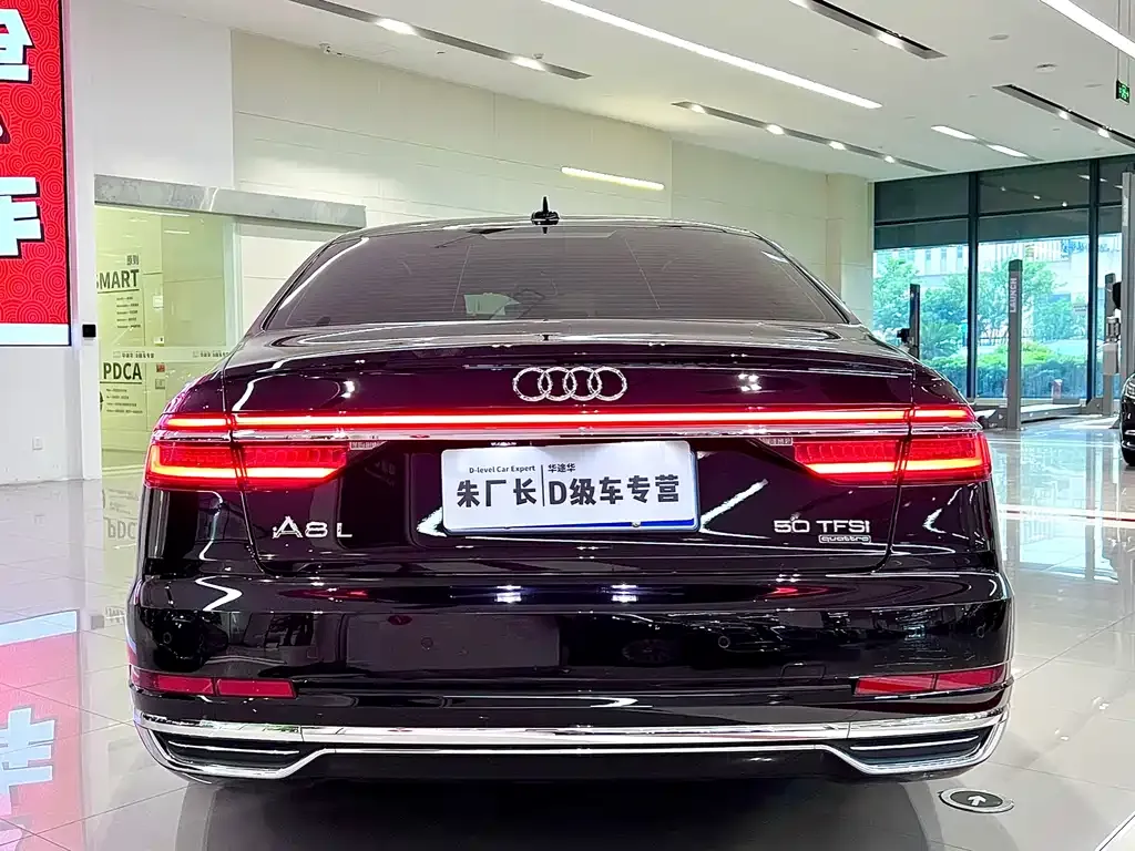 Audi A8 — фото 2