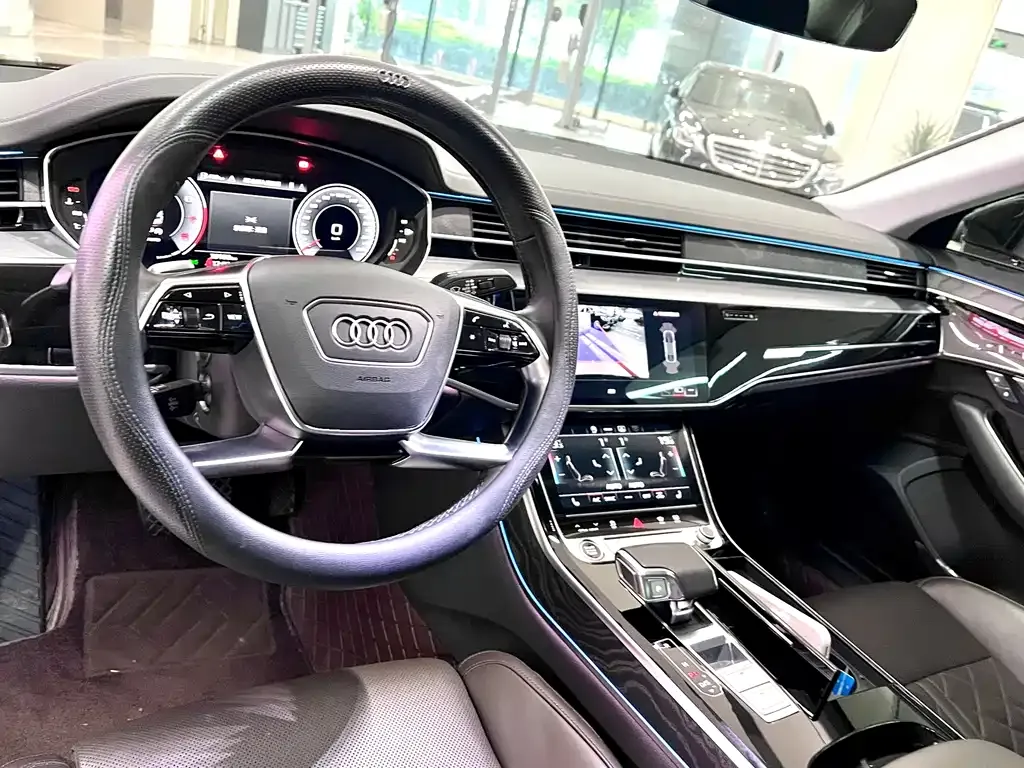 Audi A8 — фото 3