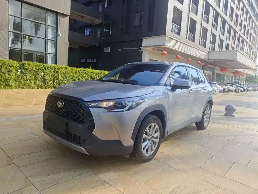 Toyota Corolla Cross — фото 1