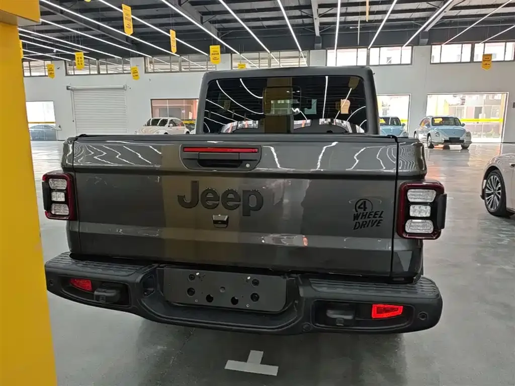 Jeep Gladiator — фото 9