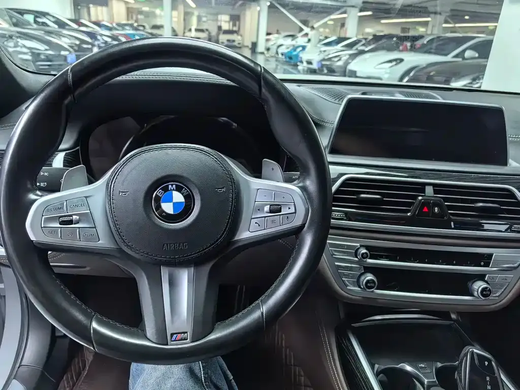 BMW 7 Series 2021 из CN, фото 8
