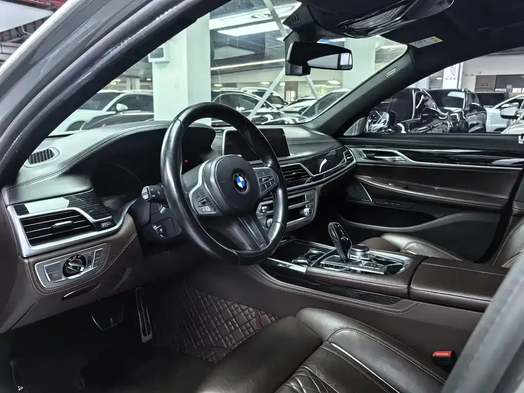 BMW 7 Series 2021 из CN, фото 3