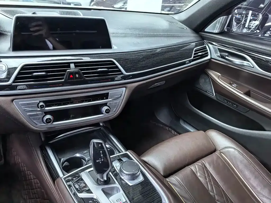 BMW 7 Series 2021 из CN, фото 5