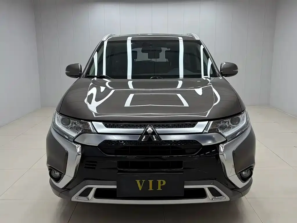 Mitsubishi Outlander — фото 2