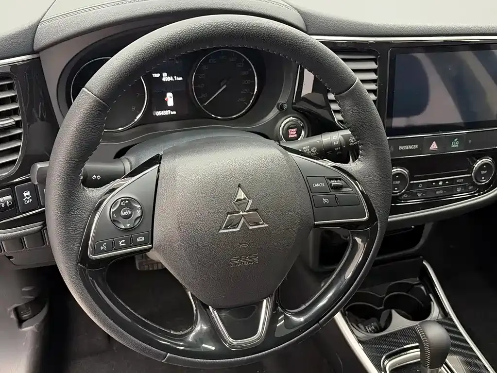Mitsubishi Outlander — фото 9