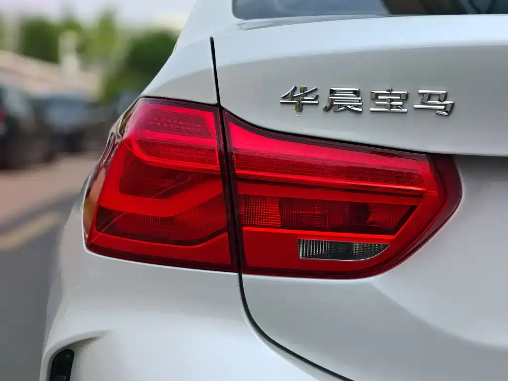 BMW 1 Series 2024 из CN, фото 2