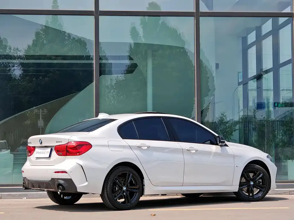 BMW 1 Series 2024 из CN, фото 7