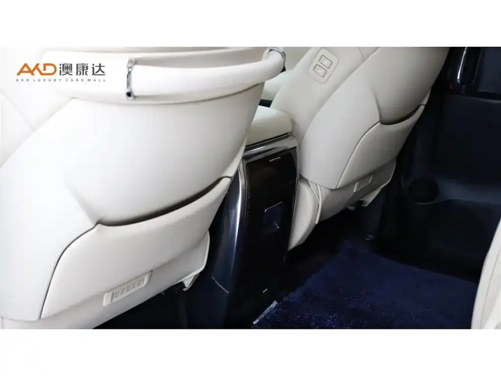 Toyota Alphard — фото 8