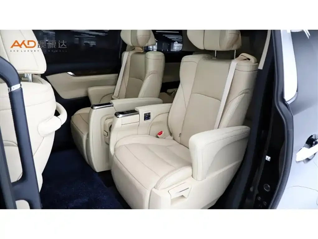 Toyota Alphard — фото 10
