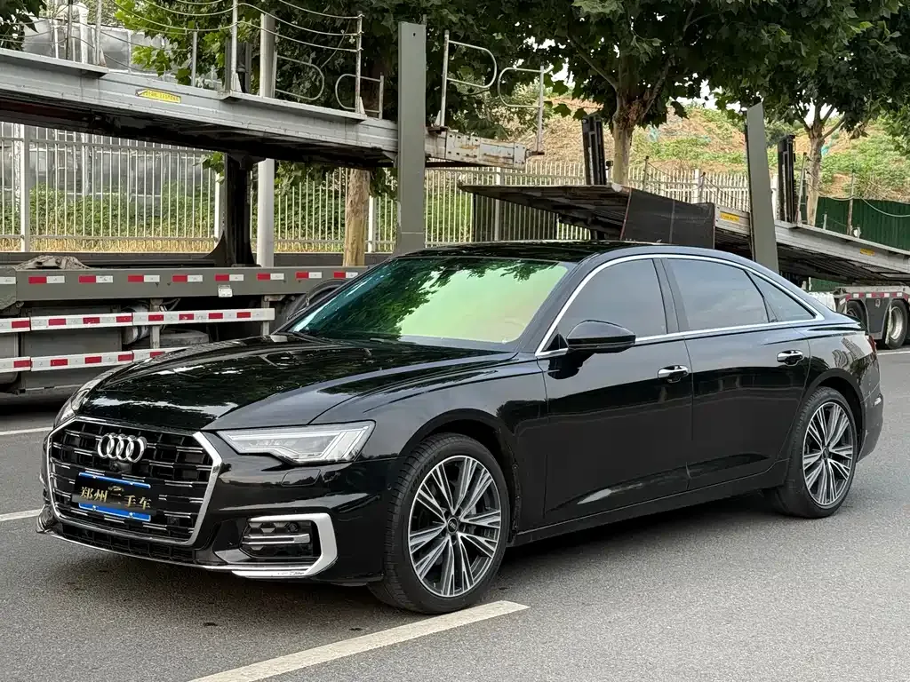 Audi A6L — фото 1