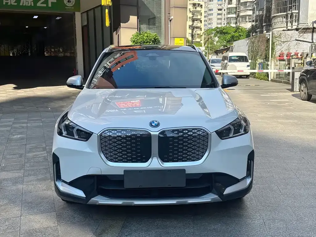 BMW iX1 2024 из CN, фото 4