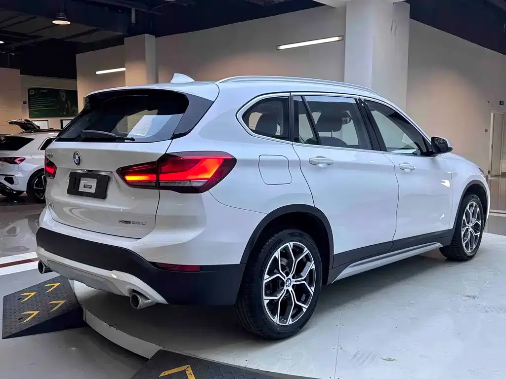 BMW X1 — фото 5